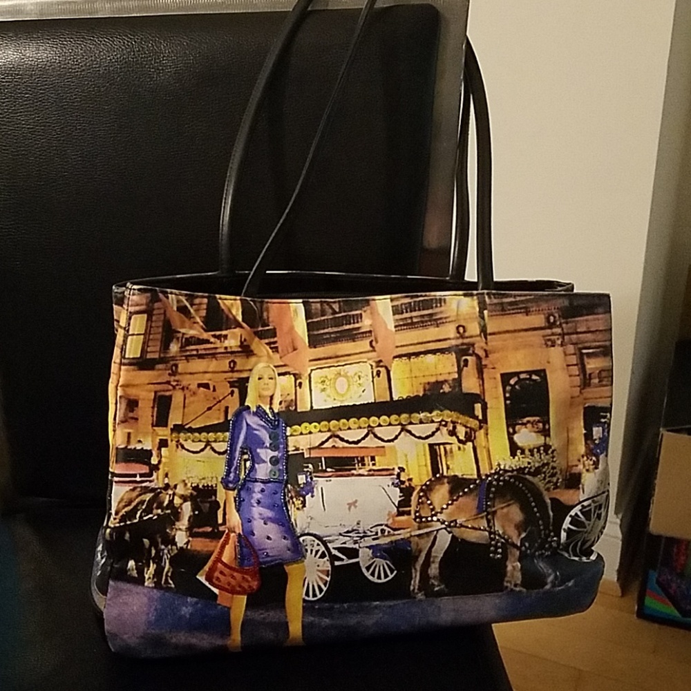 Vintage handbag think it's a scene in New York